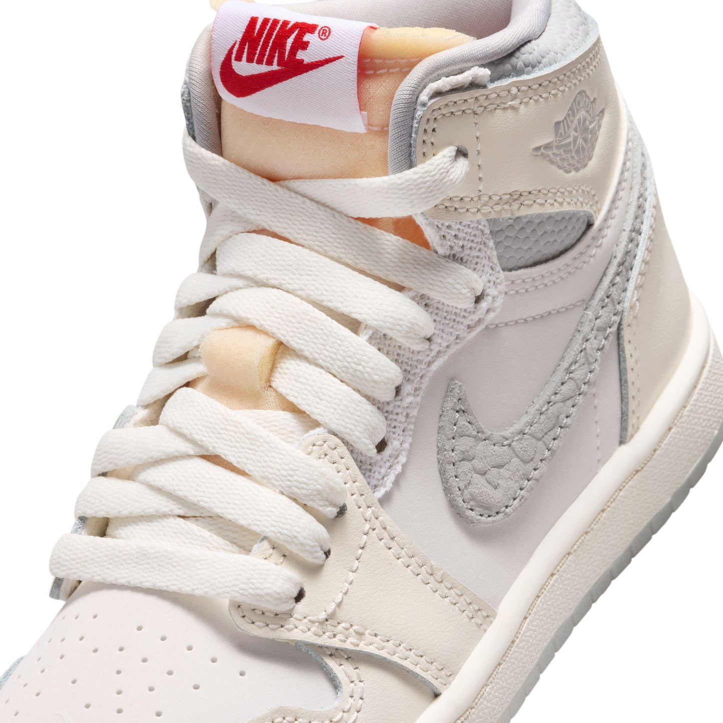 Jordan 1 Retro High OG Little Kids' Shoes "Sail/University Red"